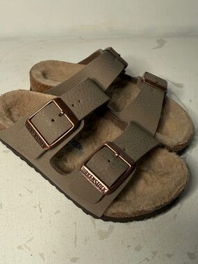 Birkenstock Brown Double Strap Sherpa Lined Sandals Kids Toddler 26 EU 8-8.5 US